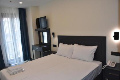 Shishly Palace Hotel - image 22