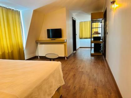 Nice Royal Suite - image 23