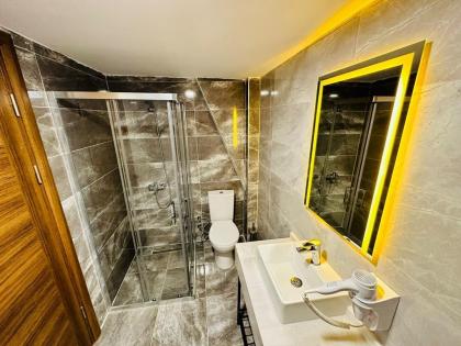 Nice Royal Suite - image 30