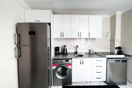 Wonder Karaköy 3- Ultra Luxury 4BR 2BA AC Sea View Karaköy - image 24