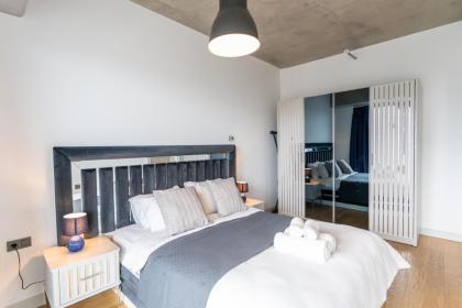 Central City Apt- Explore The Urban Delights - image 21