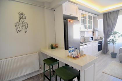 Charming Getaway In The Heart Of Beyolu - image 24