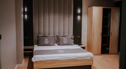 Pier Hotel - image 26
