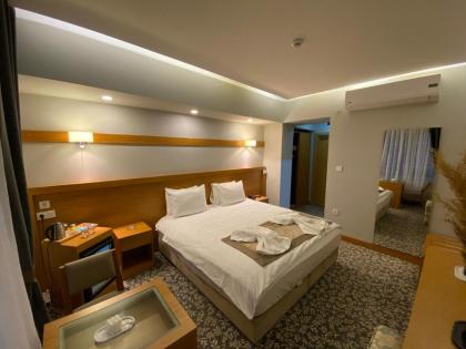 Won Plaza - image 21