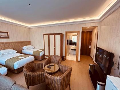 Lily Rooms - image 22