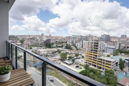 Vibrant 1-bdr Apt Wpoolgym Near Airport Metro - image 21