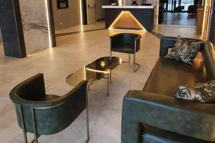 Vibrant 1-bdr Apt Wpoolgym Near Airport Metro - image 23