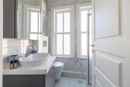 New Gorgeous Modern Central House 3bd2bath! #335 - image 30