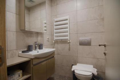 Bright & Cozy 1bdr Near Biz Cevahir Hali Mall - image 21