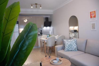 Bright & Cozy 1bdr Near Biz Cevahir Hali Mall - image 22