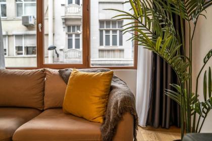 Stylish & Spacious 1-bedroom Near Osmanbey Metro - image 23