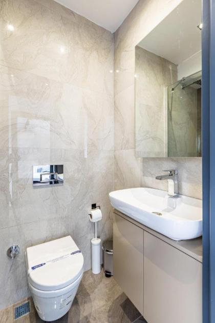 Beautiful Penthouse 3bd2bath Duplex Views! #340 - image 24