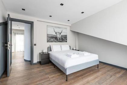 Beautiful Penthouse 3bd2bath Duplex Views! #340 - image 25