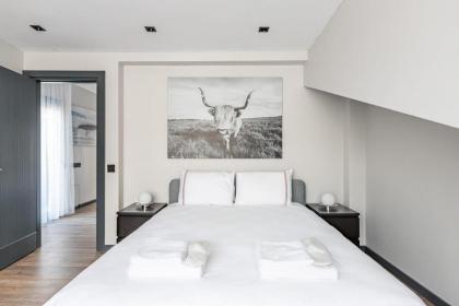 Beautiful Penthouse 3bd2bath Duplex Views! #340 - image 26