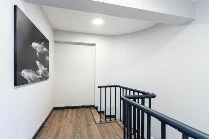 Beautiful Penthouse 3bd2bath Duplex Views! #340 - image 30