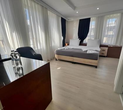 Genoa Port Hotel - image 22