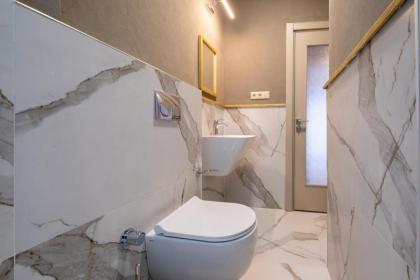 Mayer TomTom Park Suites - image 23