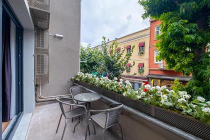 Mayer TomTom Park Suites - image 26