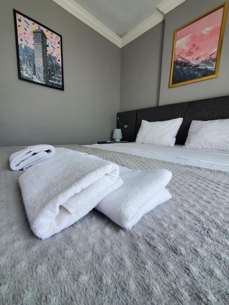 Airport Farm Hotel By Metro Station - main image
